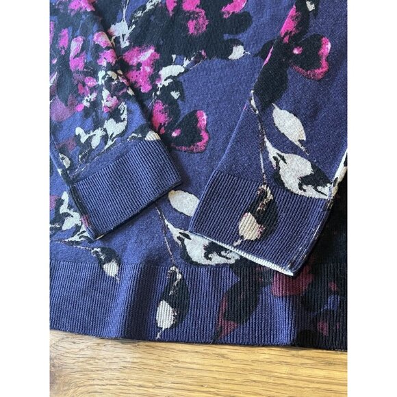 LORD & TAYLOR 100% Extra Fine Merino Wool Sweater Floral Size Medium Modern City - Picture 9 of 16